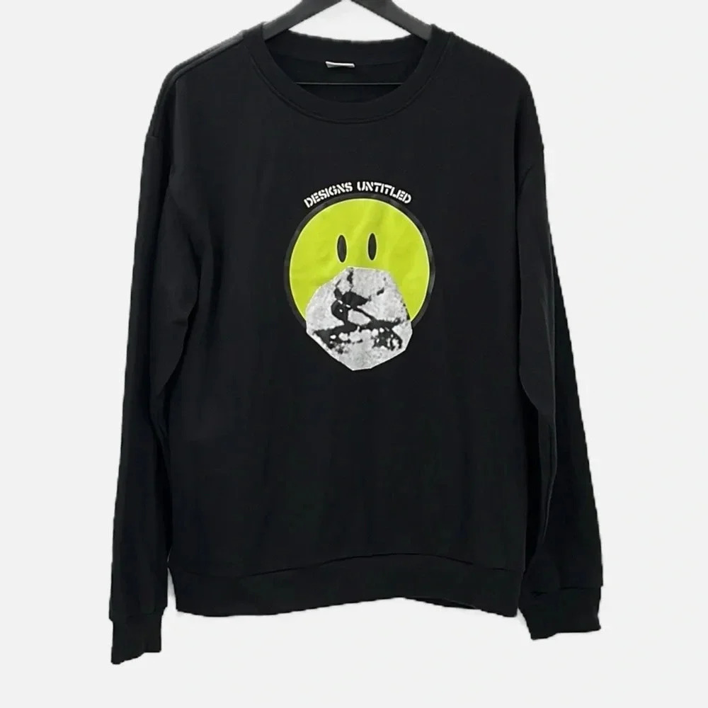 Designs Untitled Smile Graphic Sweatshirt in Black - NWOT - Size Large